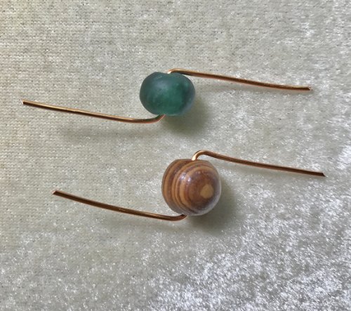 Nancy Chase's Spiral Times Bracelet - , Contemporary Wire Jewelry, Spirals, Wire Spiral, Spiral Wire Wrap, bend the wires on the sides of the beads